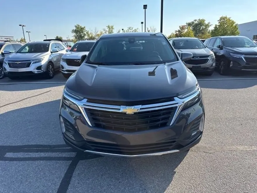 2022 Chevrolet Equinox LT photo 1
