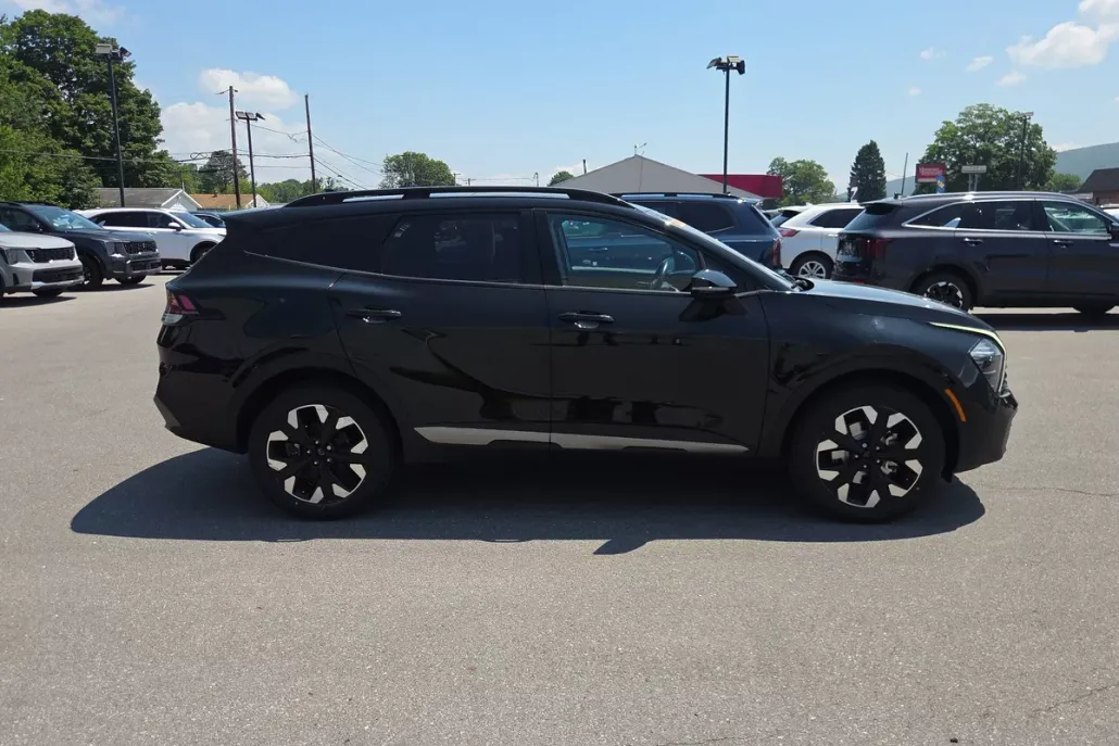 2023 Kia Sportage X-Line photo 1