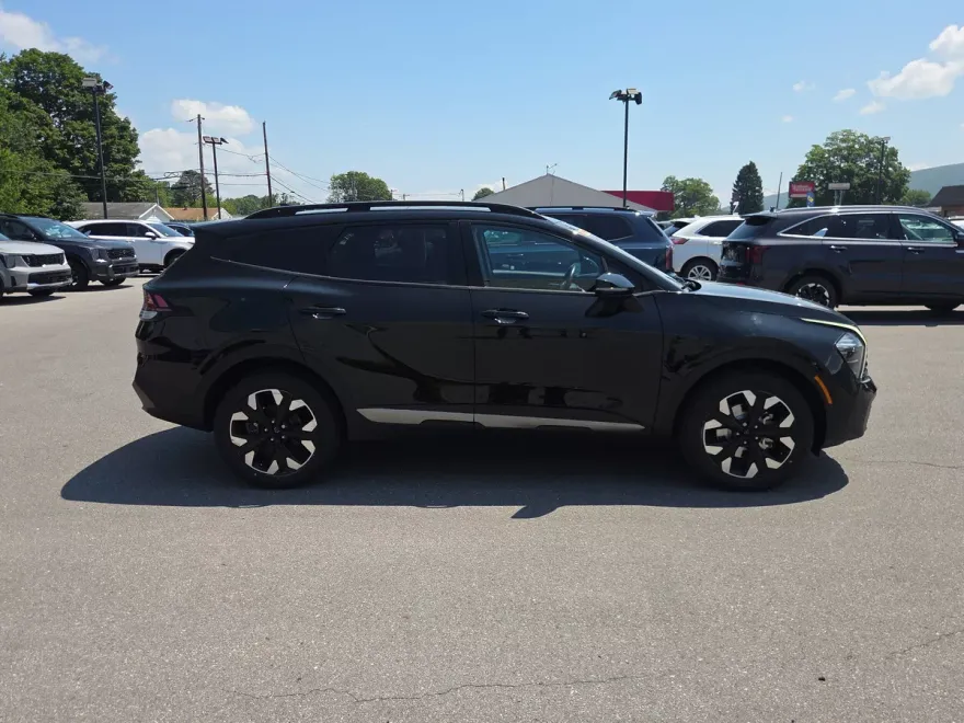2023 Kia Sportage X-Line photo 1