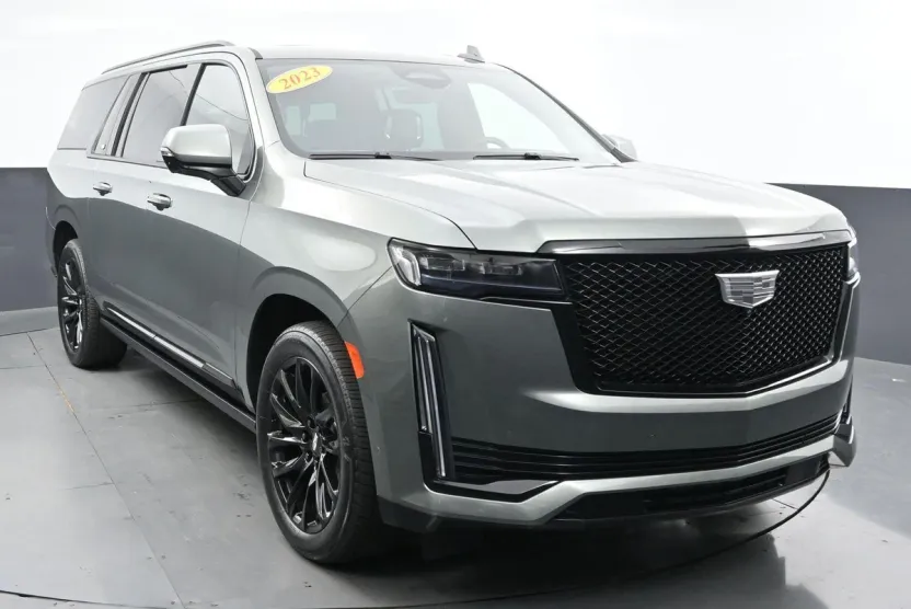 2023 Cadillac Escalade ESV Sport Platinum photo 1
