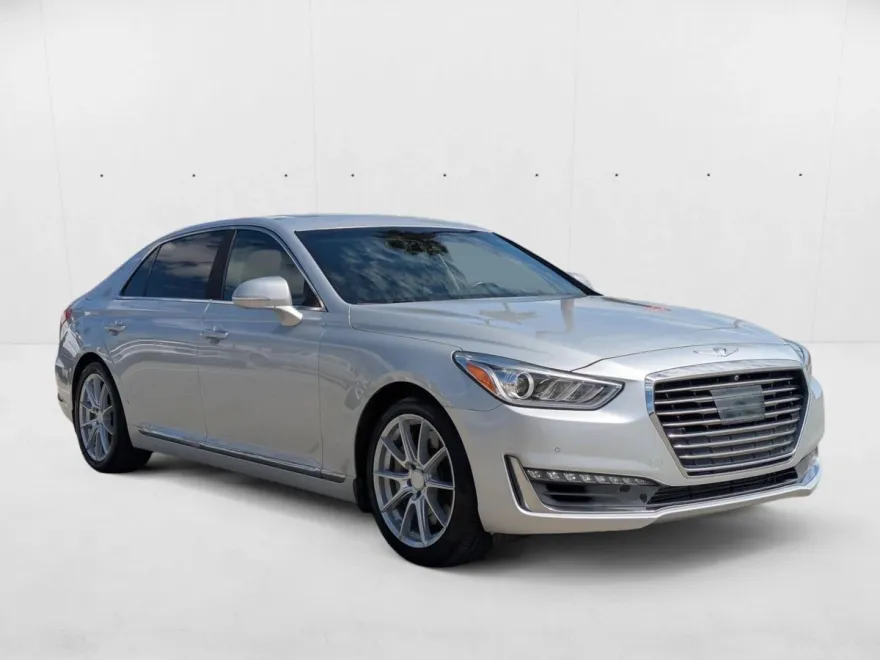 2017 Genesis G90 3.3T Premium photo 1