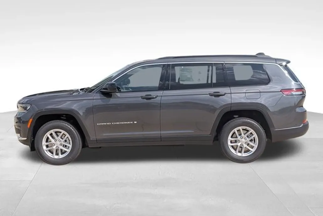 2025 Jeep Grand Cherokee Laredo X photo 1
