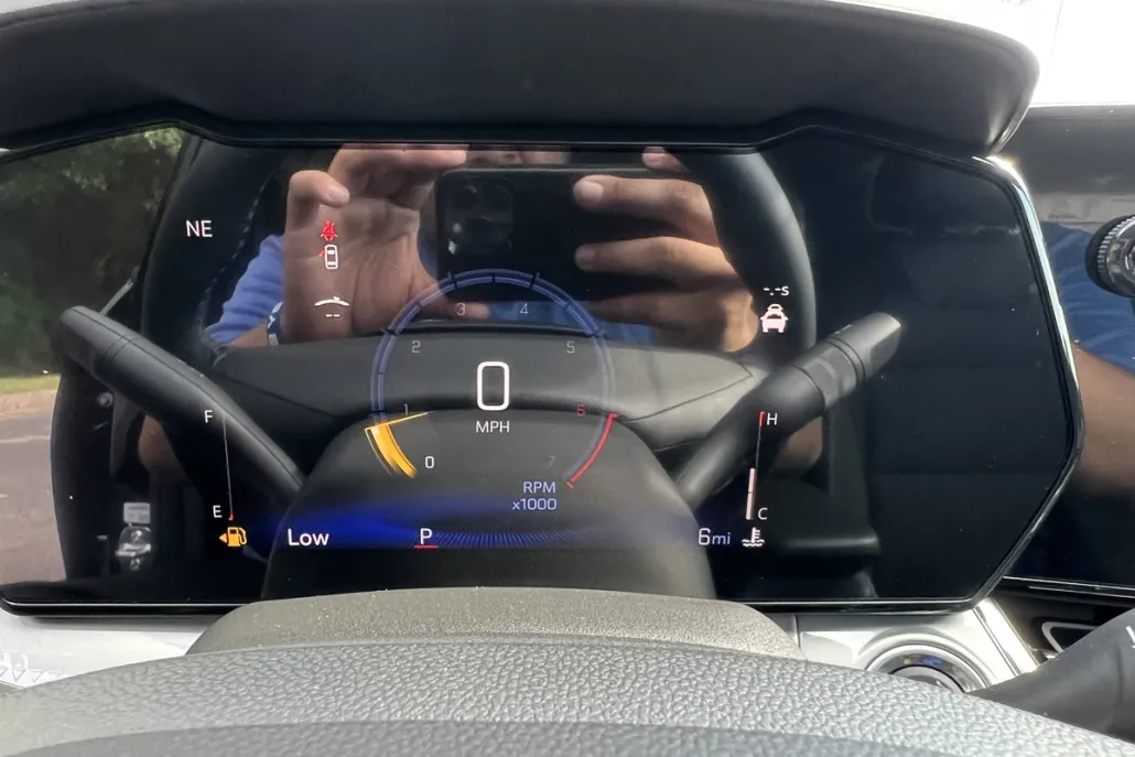 2025 Chevrolet Trax LT photo 1