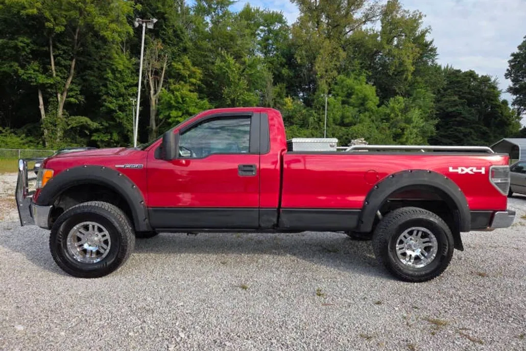 2010 Ford F-150 XLT photo 1