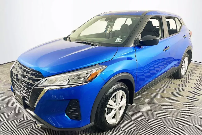 2024 Nissan Kicks S photo 1