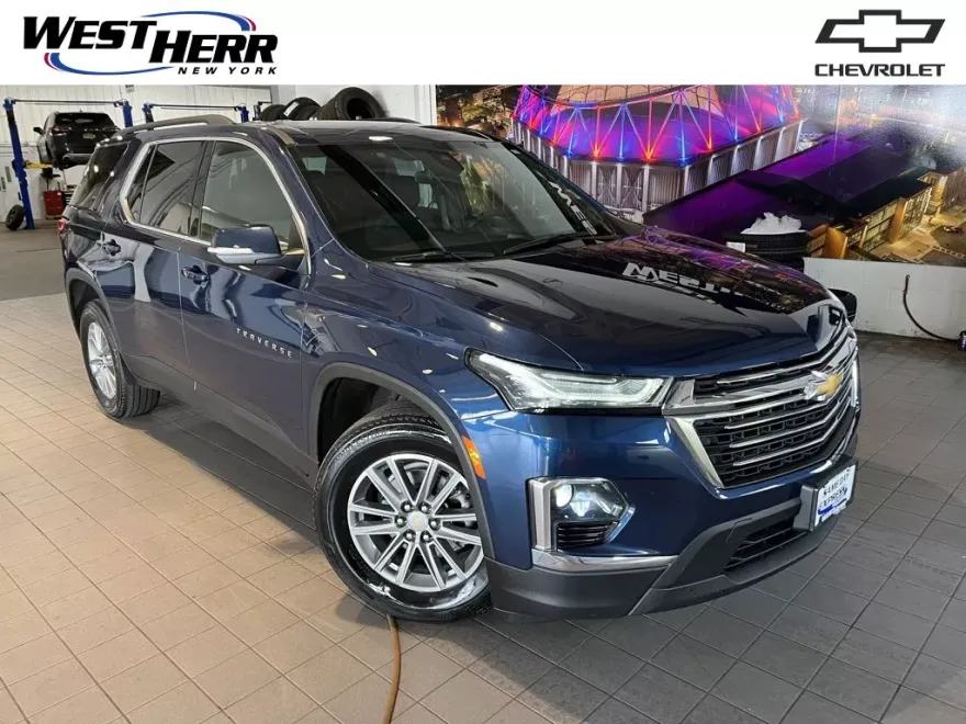 2023 Chevrolet Traverse Cloth 1LT photo 1