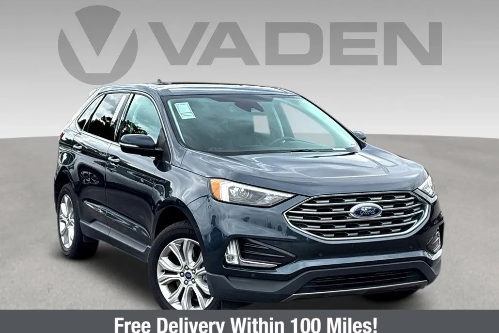 2022 Ford Edge Titanium photo 1