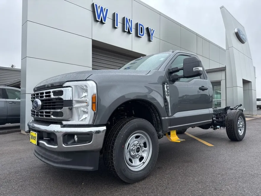 2026 Ford F-350 photo 1