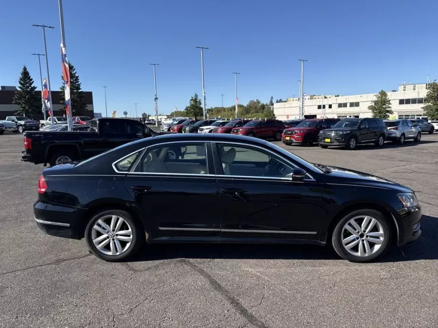 2012 Volkswagen Passat TDI SE photo 1