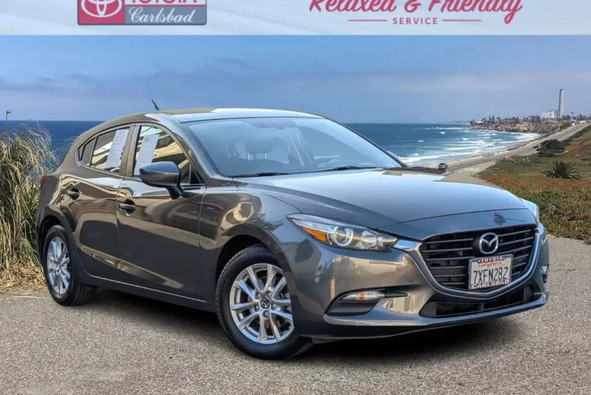 2017 Mazda Mazda3 Sport Hatchback photo 1