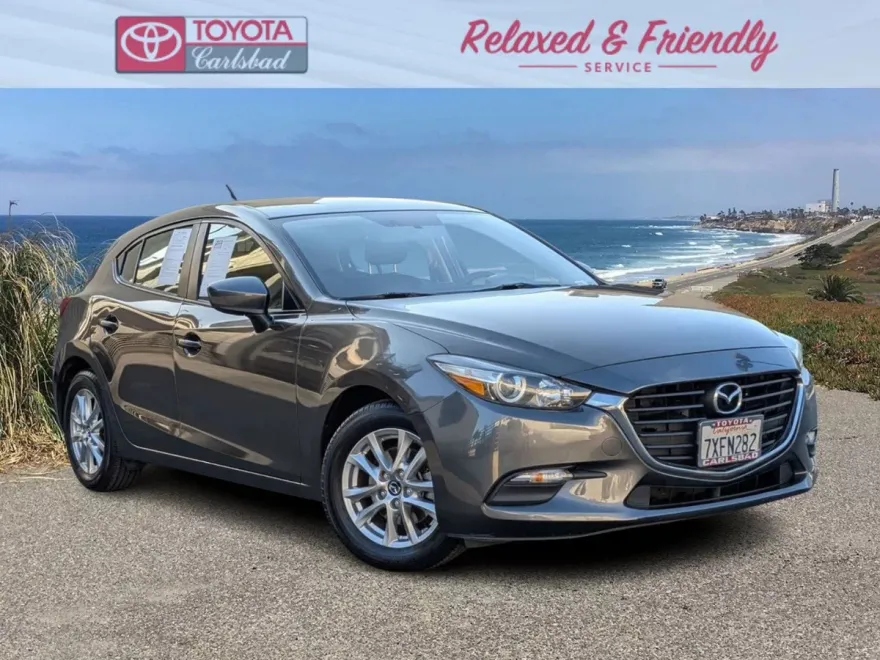 2017 Mazda Mazda3 Sport Hatchback photo 1