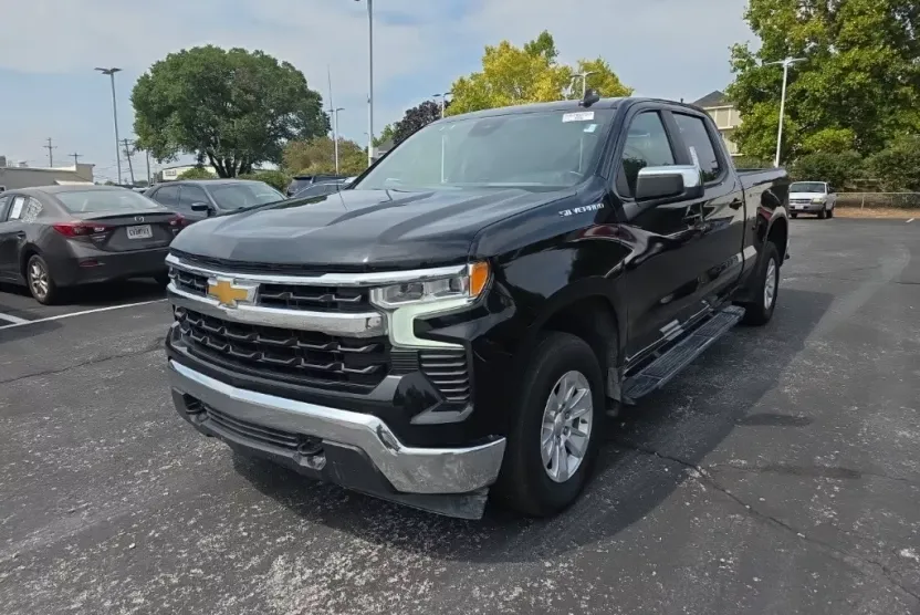 2023 Chevrolet Silverado 1500 LT photo 1