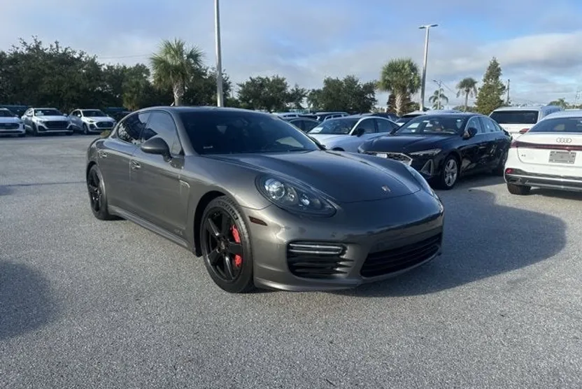 2015 Porsche Panamera GTS photo 1