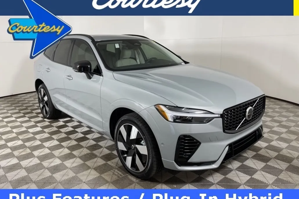 2025 Volvo XC60 T8 Plus photo 1