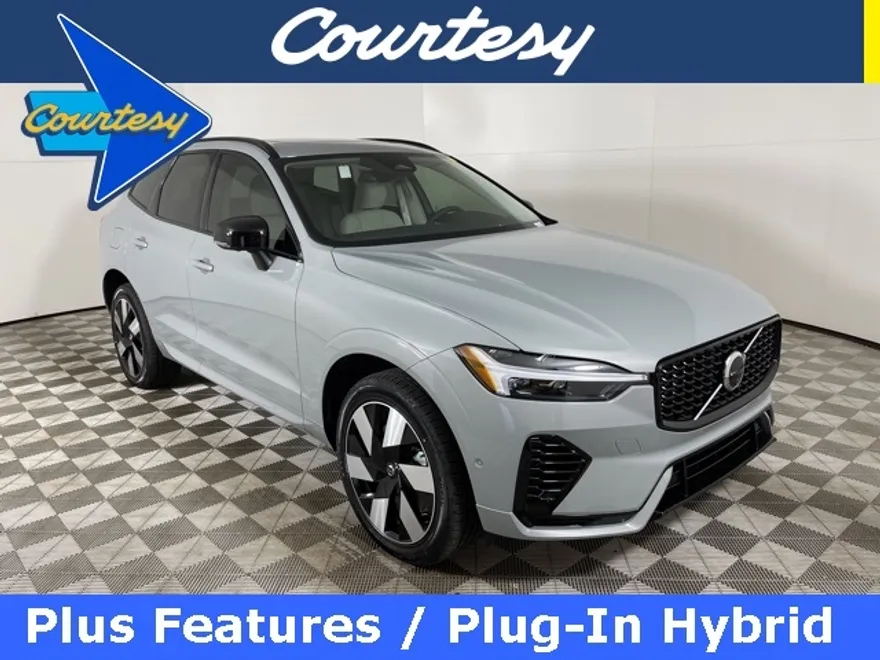 2025 Volvo XC60 T8 Plus photo 1