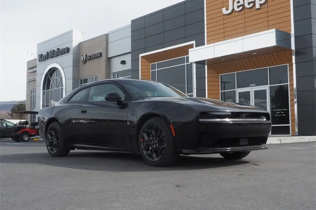 2025 Dodge Charger R/T photo 1
