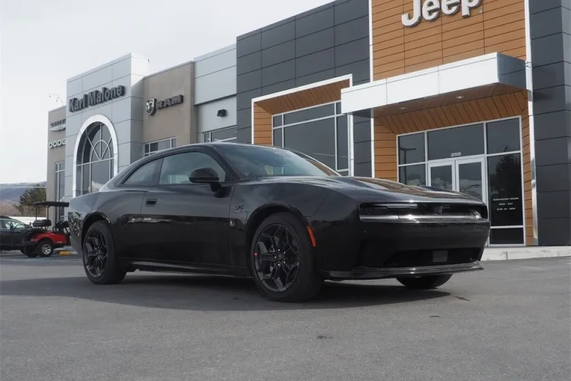 2025 Dodge Charger R/T photo 1