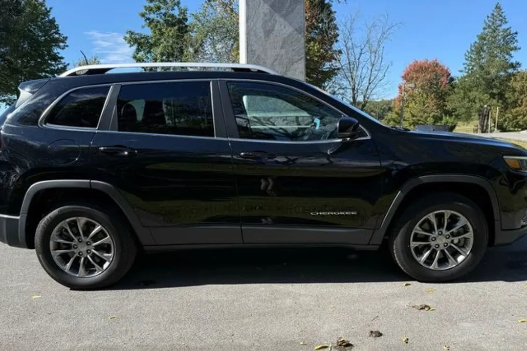 2020 Jeep Cherokee Latitude photo 1