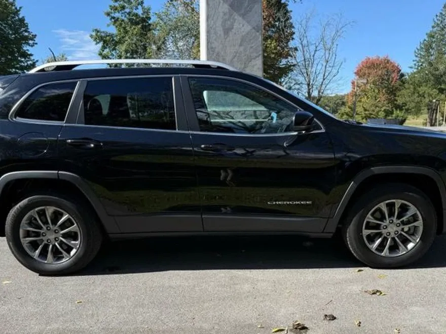 2020 Jeep Cherokee Latitude photo 1