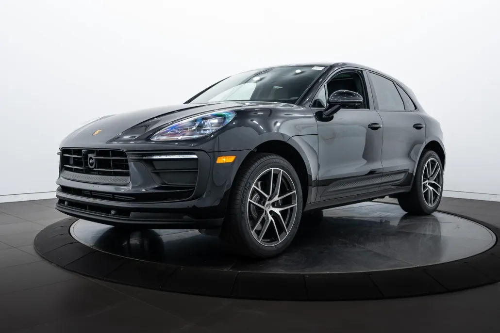2025 Porsche Macan Base photo 1
