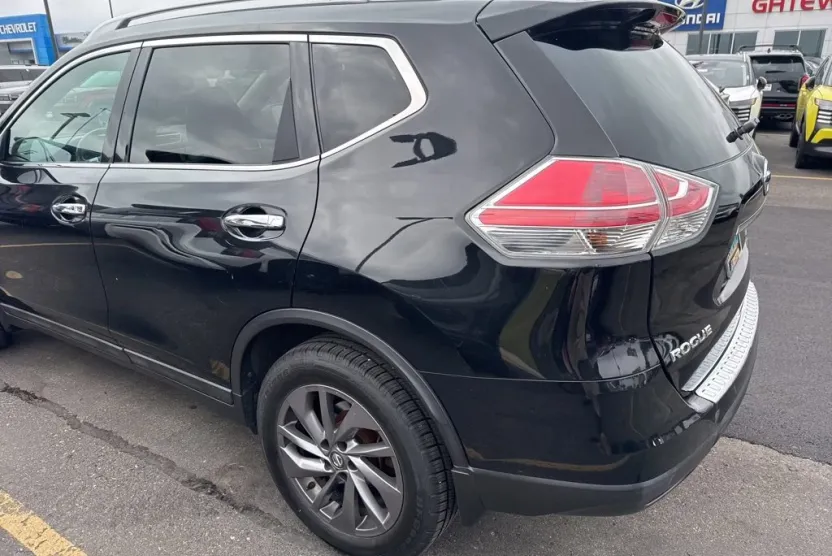 2016 Nissan Rogue SL photo 1