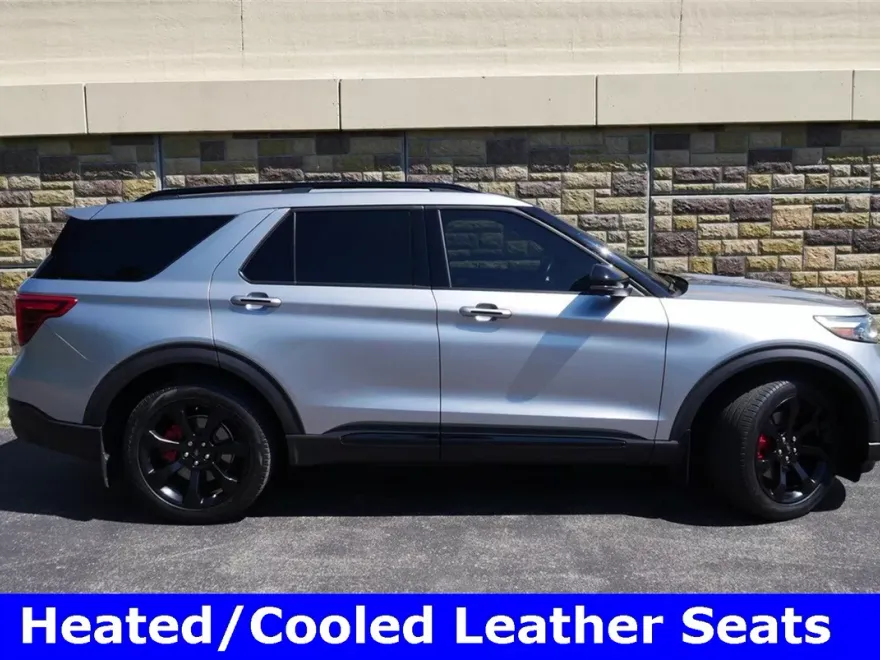2020 Ford Explorer ST photo 1
