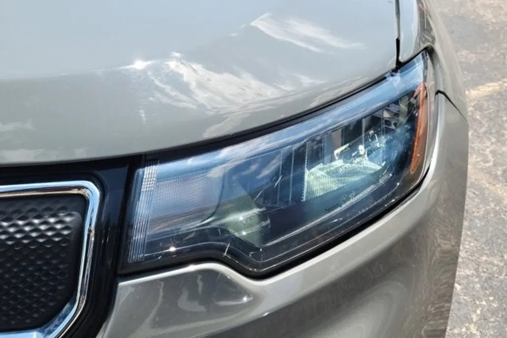2022 Jeep Compass Limited photo 1