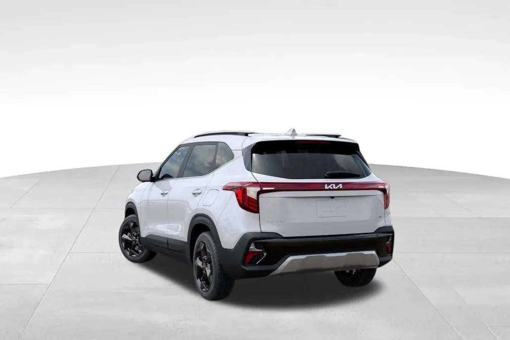 2026 Kia Seltos EX photo 1