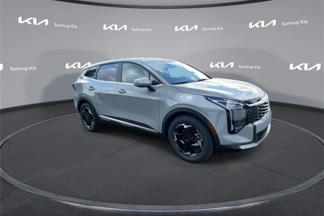 2026 Kia Sportage EX photo 1