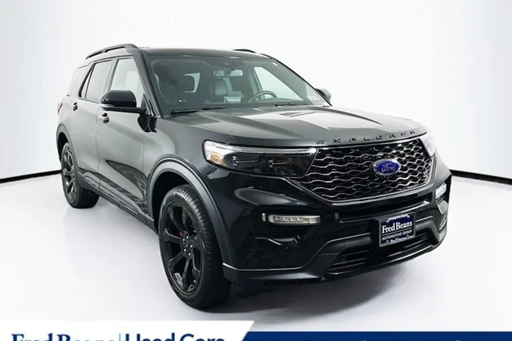 2022 Ford Explorer ST photo 1