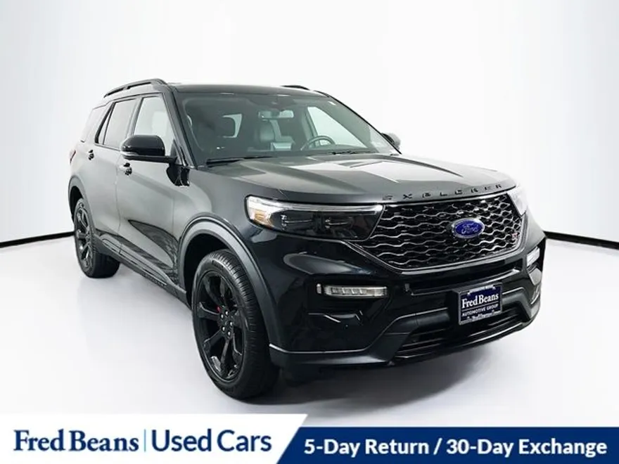 2022 Ford Explorer ST photo 1