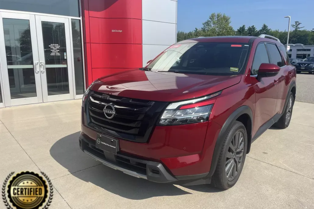 2024 Nissan Pathfinder SL photo 1