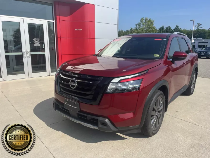 2024 Nissan Pathfinder SL photo 1