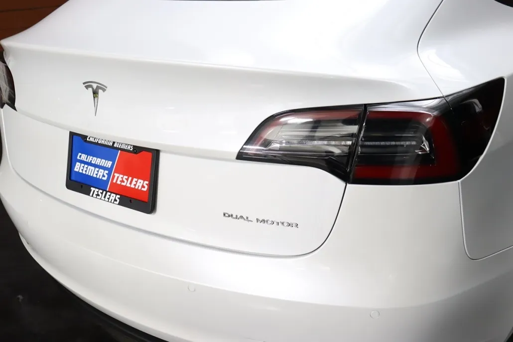 2023 Tesla Model 3 Long Range photo 1