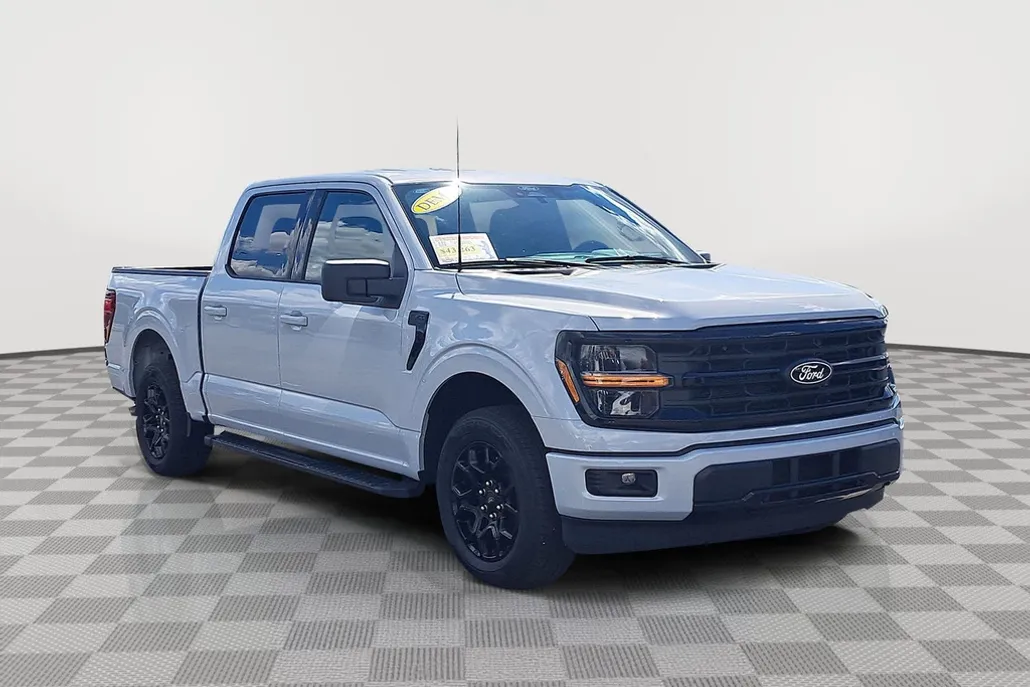 2025 Ford F-150 XLT photo 1