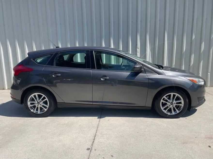2018 Ford Focus SE photo 1