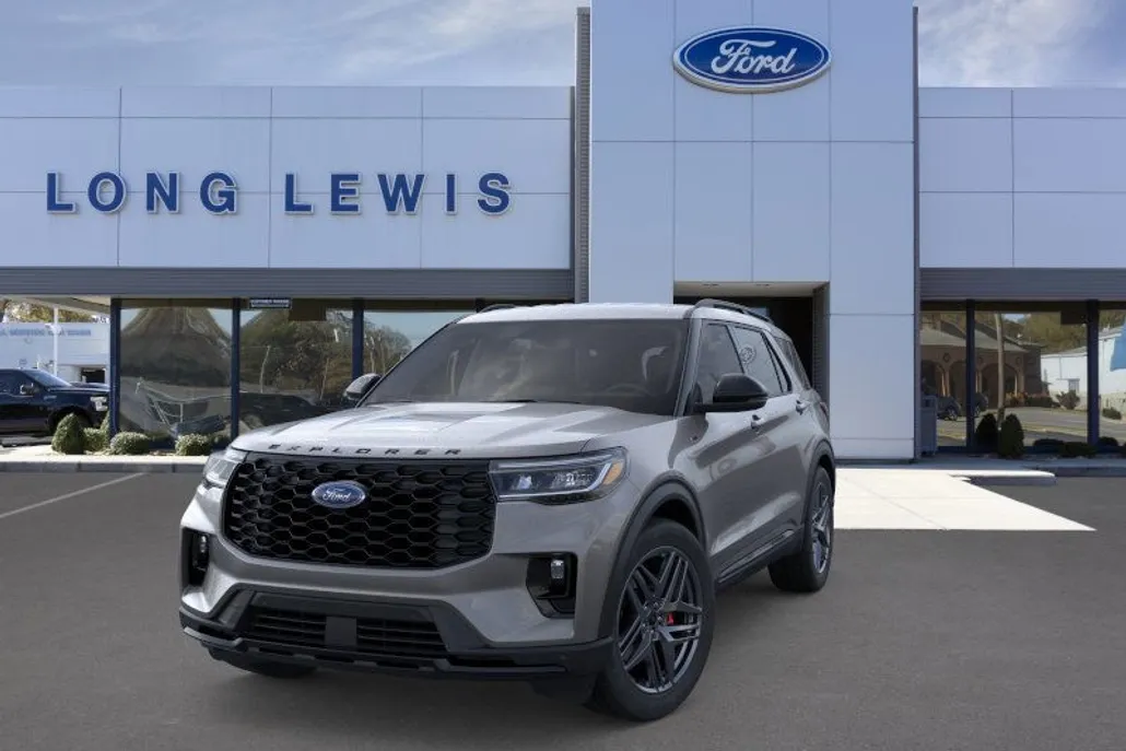 2025 Ford Explorer ST-Line photo 1