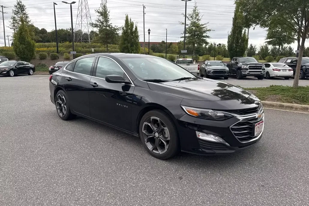 2023 Chevrolet Malibu 1LT photo 1