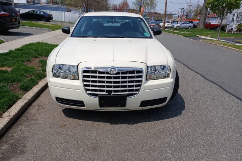2005 Chrysler 300 Base photo 1