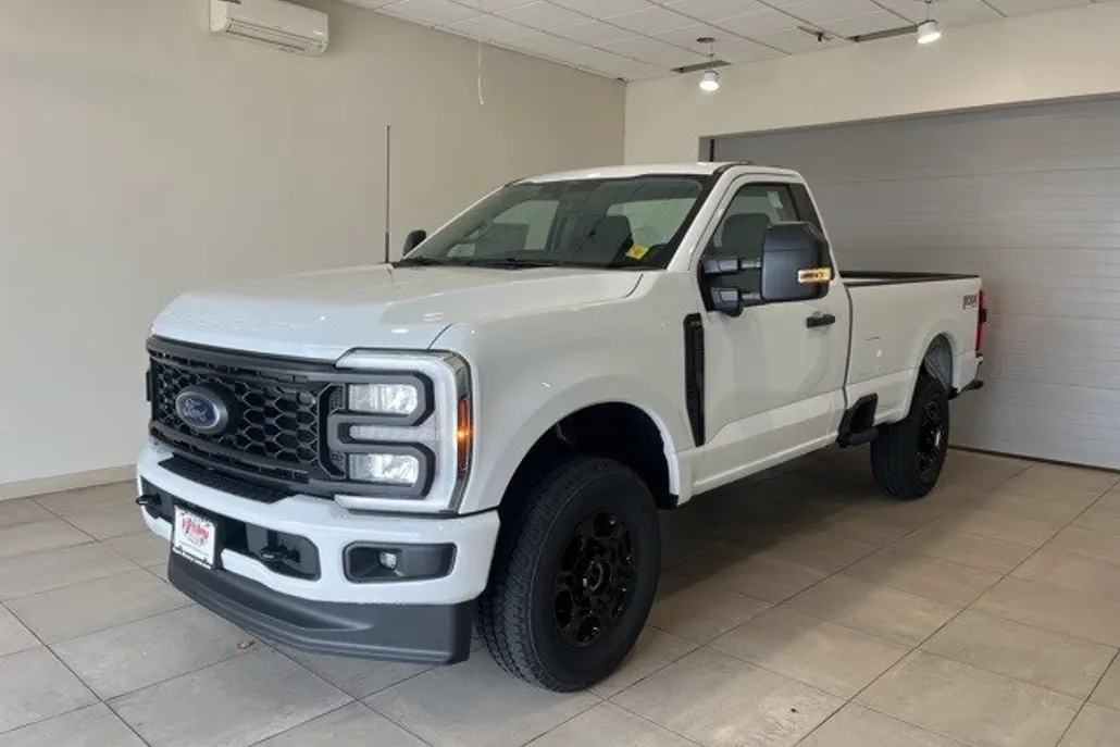 2025 Ford F-350 XLT photo 1