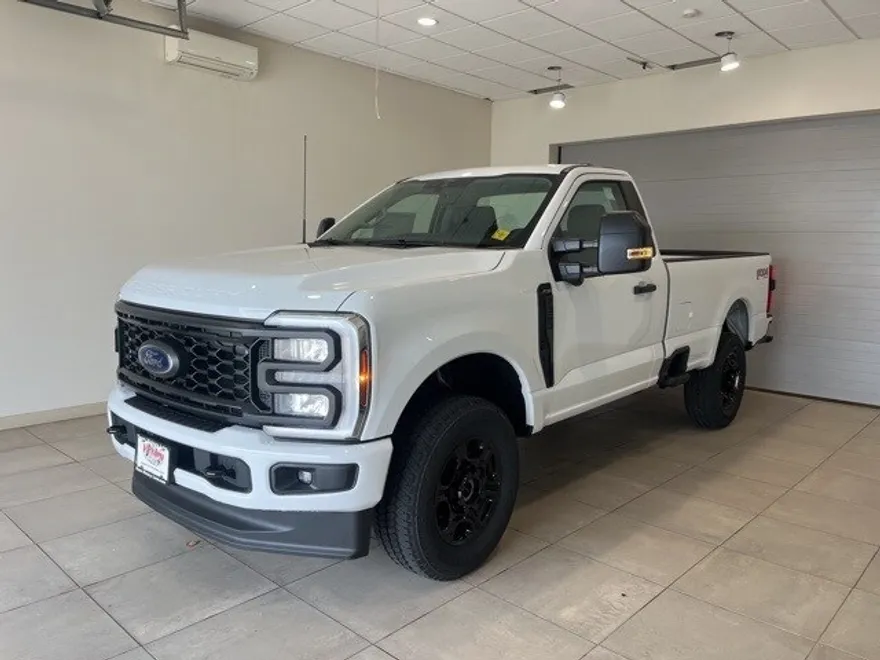 2025 Ford F-350 XLT photo 1