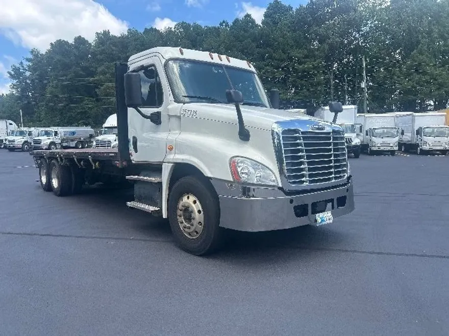 2018 Freightliner Cascadia 125" Sleeper Cab photo 1