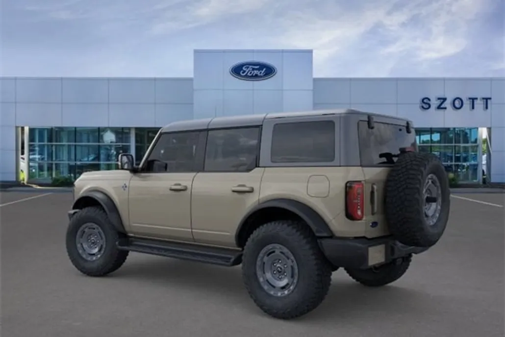 2025 Ford Bronco Outer Banks photo 1