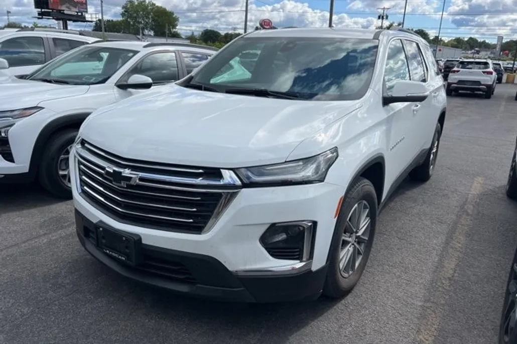 2023 Chevrolet Traverse Cloth photo 1