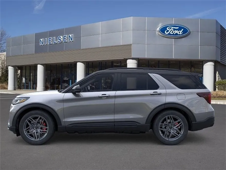 2025 Ford Explorer ST photo 1