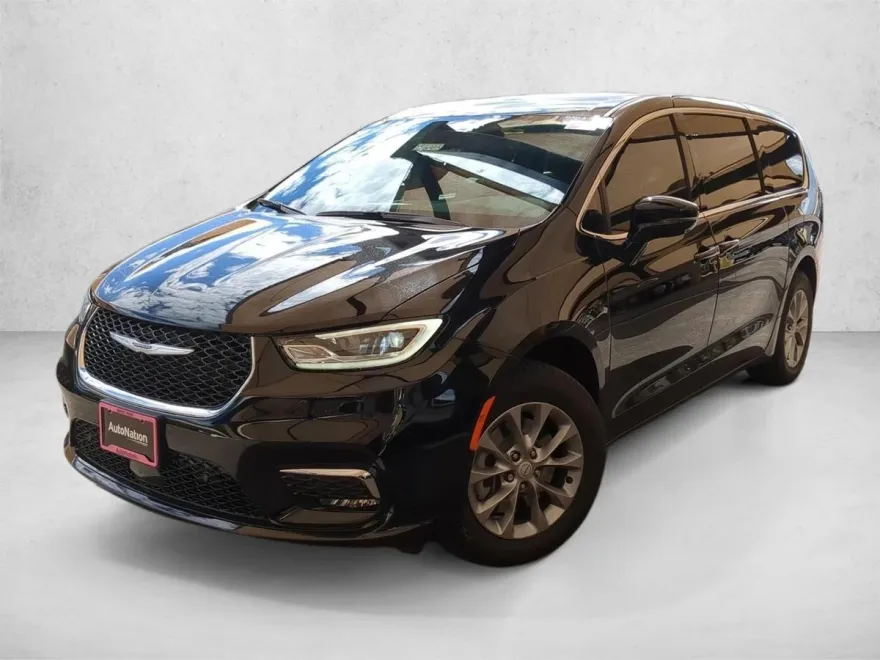2026 Chrysler Pacifica photo 1