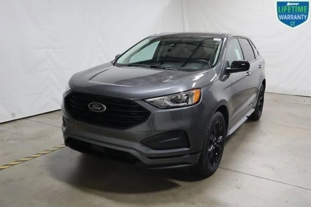 2024 Ford Edge SE photo 1