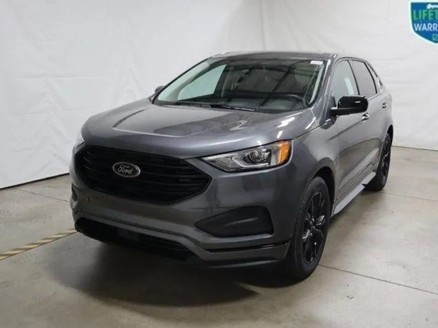 2024 Ford Edge SE photo 1