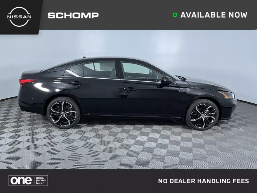2025 Nissan Altima SR photo 1