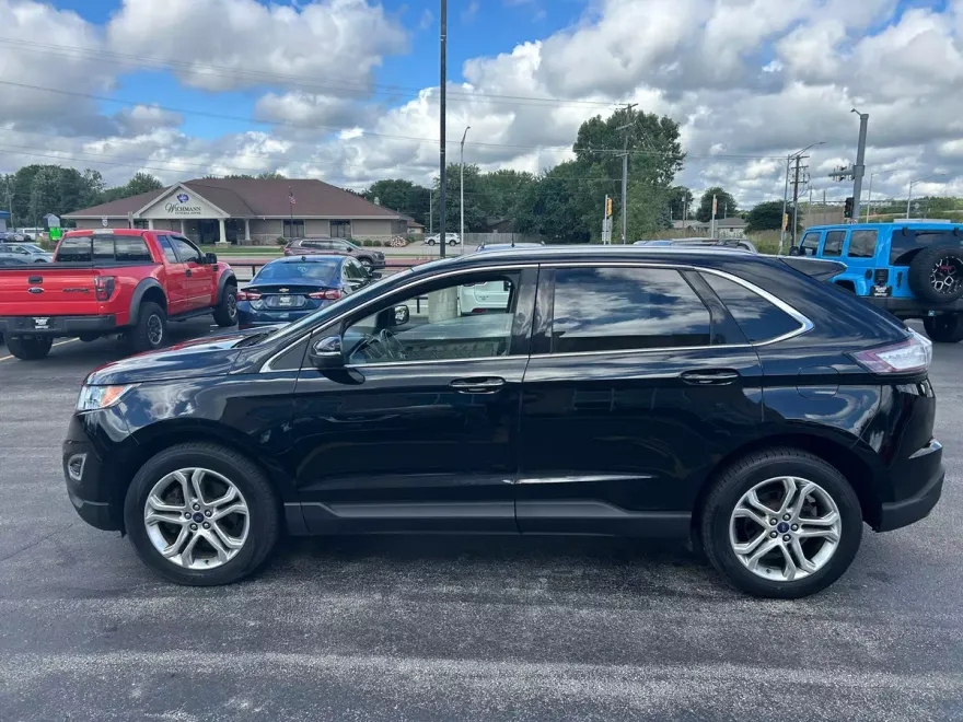 2017 Ford Edge Titanium photo 1